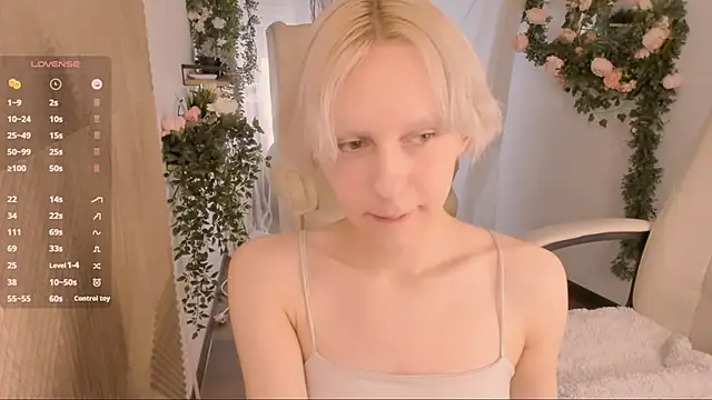 Snapshot of edward_holy chatting on November 2025 03:23:01 PM edward holy online show from November 2025 03:23:01 PM