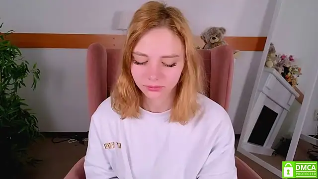 Snapshot of MirraBellanta chatting on October 2025 08:58:01 PM MirraBellanta online show from October 2025 08:58:01 PM