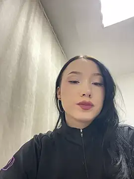 LeilaLow online show from February 2025 01:58:01 PM