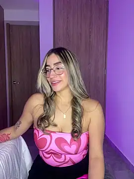 Issabela G1 online show from January 2025 04:11:02 AM