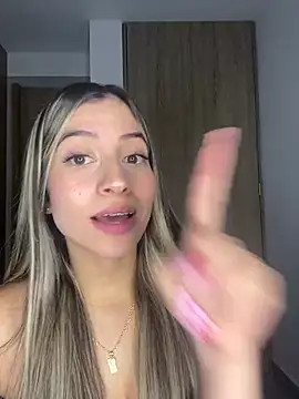 Issabela G1 online show from February 2025 03:50:01 AM