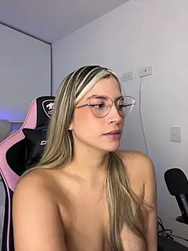 Issabela G1 online show from March 2026 03:28:02 AM