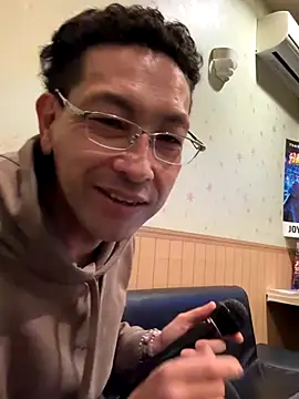 Hideen-real-face online show from October 2025 07:32:01 AM