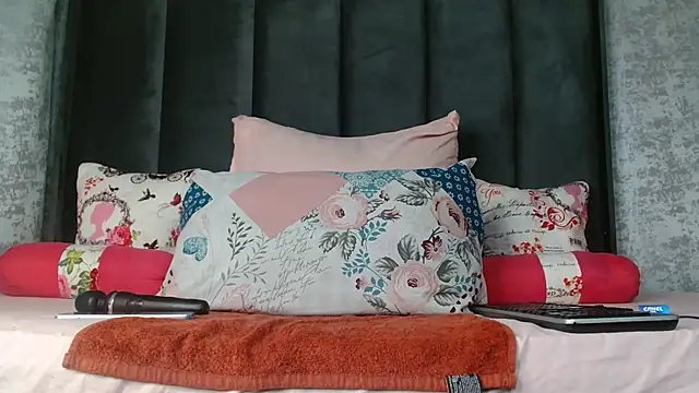 Lucy Blacksilk online show from November 2025 09:15:02 PM