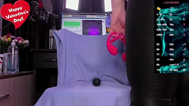 Raissa sky26 online show from February 2025 03:42:01 AM