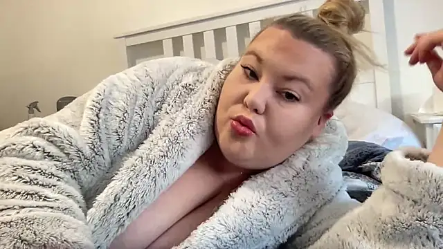 Snapshot of Busty-BBW-Emilie chatting on December 2024 01:28:02 PM Busty-BBW-Emilie online show from December 2024 01:28:02 PM