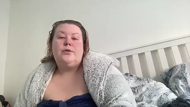 Snapshot of Busty-BBW-Emilie chatting on March 2025 04:00:02 PM Busty-BBW-Emilie online show from March 2025 04:00:02 PM