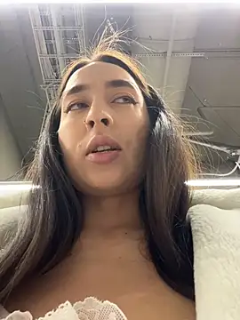 Holly Play online show from February 2026 12:04:01 PM