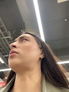 Holly Play online show from March 2026 09:03:01 AM