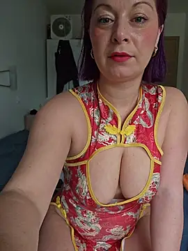 Chaudesquirt online show from February 2026 01:12:02 PM