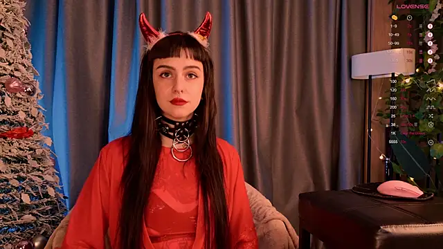 Snapshot of MichaellaMoon chatting on December 2024 08:02:01 PM MichaellaMoon online show from December 2024 08:02:01 PM