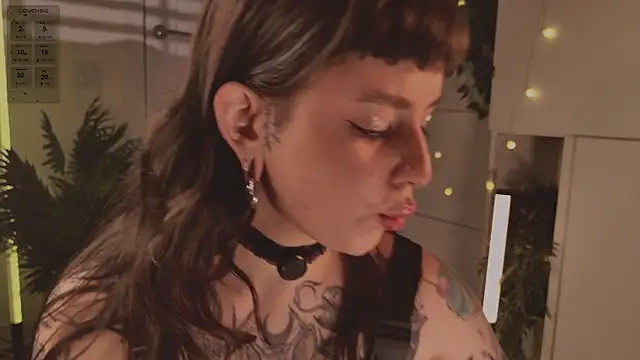 MichaellaMoon online show from January 2026 07:51:02 PM