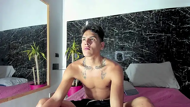 Couplehot  1 online show from December 2024 03:30:01 AM