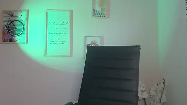 lucy diiaz online show from February 2025 08:50:02 PM