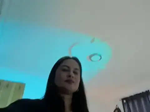 lucy diiaz online show from September 2025 08:11:02 PM