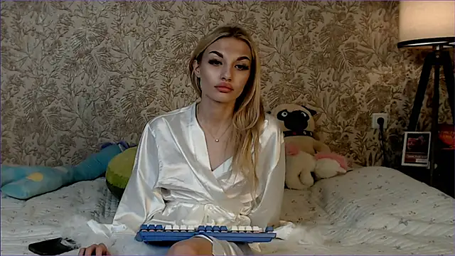 Ella Milla online show from December 2025 08:25:02 PM