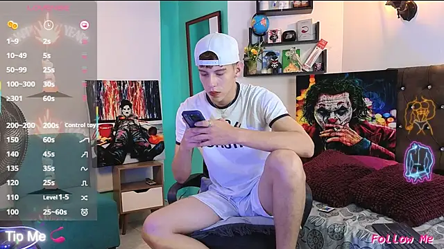 Snapshot of flowers18 chatting on January 2026 11:40:01 PM flowers18 online show from January 2026 11:40:01 PM