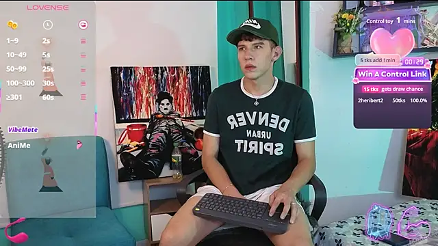 Snapshot of flowers18 chatting on January 2026 11:20:01 PM flowers18 online show from January 2026 11:20:01 PM