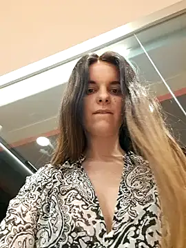 RaonXO online show from February 2025 06:38:01 PM