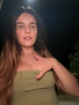 RaonXO online show from August 2026 10:22:02 PM