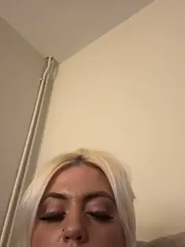 Snapshot of Blondiee3088 chatting on December 2024 06:30:02 PM Blondiee3088 online show from December 2024 06:30:02 PM