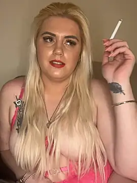 Snapshot of Blondiee3088 chatting on February 2025 07:19:02 PM Blondiee3088 online show from February 2025 07:19:02 PM