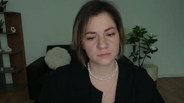 Snapshot of MariaSttone chatting on December 2024 12:47:01 PM MariaSttone online show from December 2024 12:47:01 PM