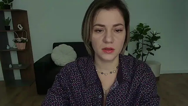 Snapshot of MariaSttone chatting on December 2024 09:17:01 AM MariaSttone online show from December 2024 09:17:01 AM