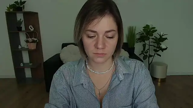 Snapshot of MariaSttone chatting on December 2024 03:00:02 PM MariaSttone online show from December 2024 03:00:02 PM