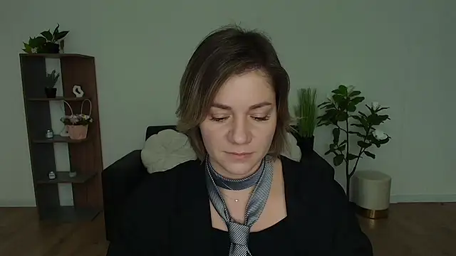 Snapshot of MariaSttone chatting on December 2024 03:22:02 PM MariaSttone online show from December 2024 03:22:02 PM