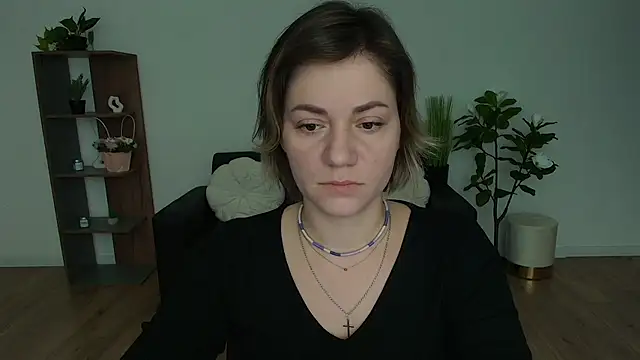 Snapshot of MariaSttone chatting on December 2024 09:09:01 AM MariaSttone online show from December 2024 09:09:01 AM