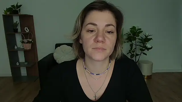 Snapshot of MariaSttone chatting on December 2024 12:12:02 PM MariaSttone online show from December 2024 12:12:02 PM