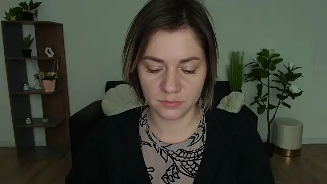 Snapshot of MariaSttone chatting on December 2024 02:11:02 PM MariaSttone online show from December 2024 02:11:02 PM