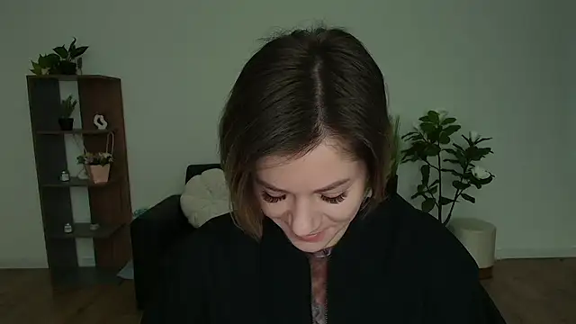 Snapshot of MariaSttone chatting on December 2024 08:34:02 AM MariaSttone online show from December 2024 08:34:02 AM