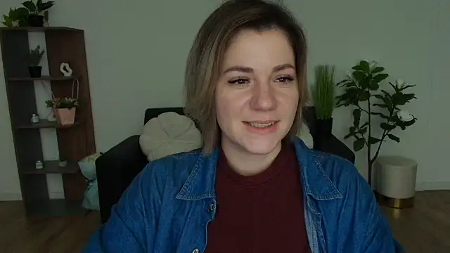 Snapshot of MariaSttone chatting on December 2024 03:37:01 PM MariaSttone online show from December 2024 03:37:01 PM