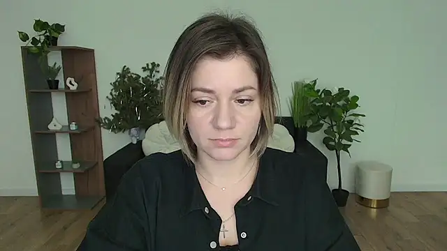 Snapshot of MariaSttone chatting on January 2025 03:21:01 PM MariaSttone online show from January 2025 03:21:01 PM