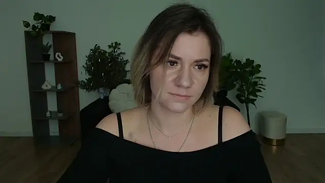 Snapshot of MariaSttone chatting on February 2025 01:27:02 PM MariaSttone online show from February 2025 01:27:02 PM