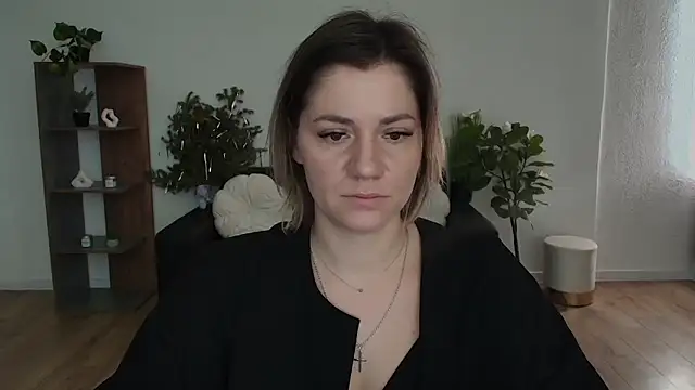 Snapshot of MariaSttone chatting on February 2025 02:59:02 PM MariaSttone online show from February 2025 02:59:02 PM