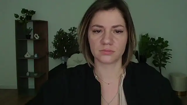 Snapshot of MariaSttone chatting on February 2025 04:02:01 PM MariaSttone online show from February 2025 04:02:01 PM
