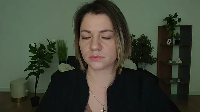 Snapshot of MariaSttone chatting on February 2025 09:24:02 AM MariaSttone online show from February 2025 09:24:02 AM