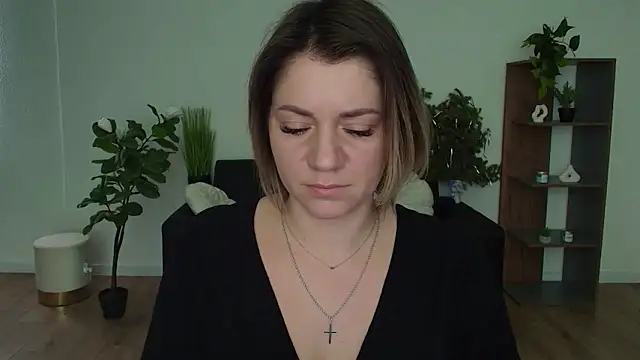 Snapshot of MariaSttone chatting on February 2025 12:38:02 PM MariaSttone online show from February 2025 12:38:02 PM