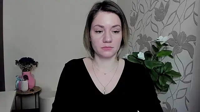 Snapshot of MariaSttone chatting on February 2025 04:00:02 PM MariaSttone online show from February 2025 04:00:02 PM