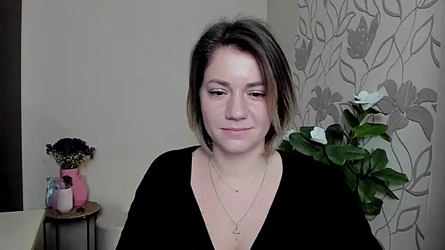 Snapshot of MariaSttone chatting on February 2025 02:30:01 PM MariaSttone online show from February 2025 02:30:01 PM