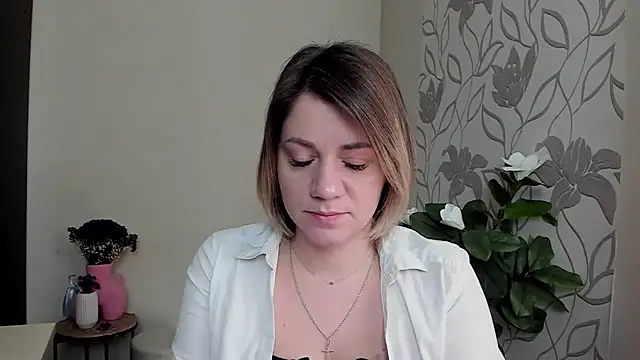 Snapshot of MariaSttone chatting on February 2025 11:41:01 AM MariaSttone online show from February 2025 11:41:01 AM