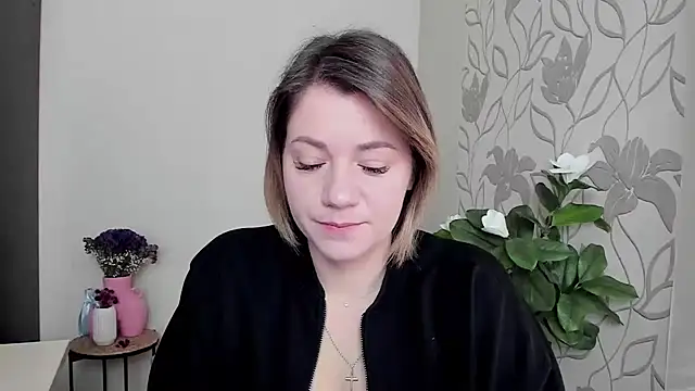 Snapshot of MariaSttone chatting on February 2025 09:10:01 AM MariaSttone online show from February 2025 09:10:01 AM