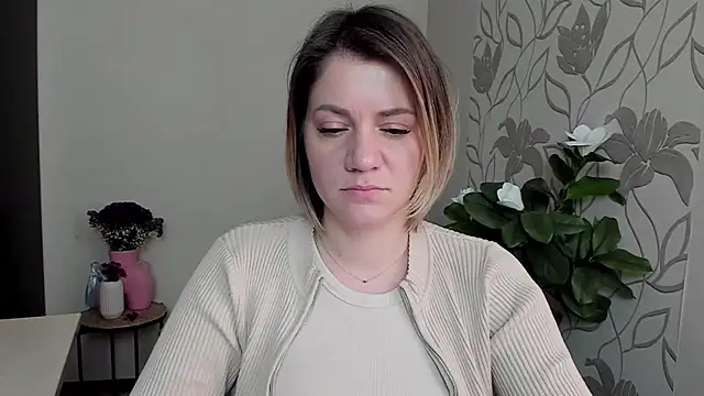Snapshot of MariaSttone chatting on February 2025 01:25:02 PM MariaSttone online show from February 2025 01:25:02 PM