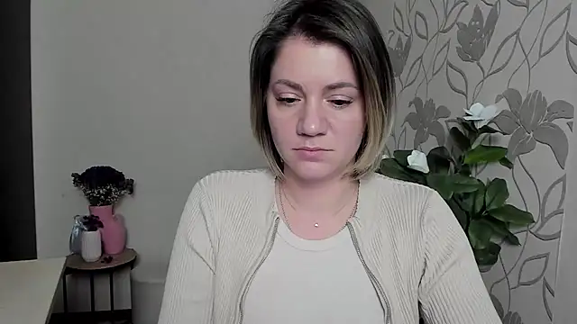 Snapshot of MariaSttone chatting on February 2025 04:42:02 PM MariaSttone online show from February 2025 04:42:02 PM