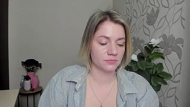 Snapshot of MariaSttone chatting on March 2025 05:57:02 PM MariaSttone online show from March 2025 05:57:02 PM