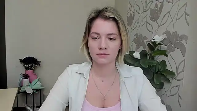 Snapshot of MariaSttone chatting on March 2025 07:57:01 AM MariaSttone online show from March 2025 07:57:01 AM