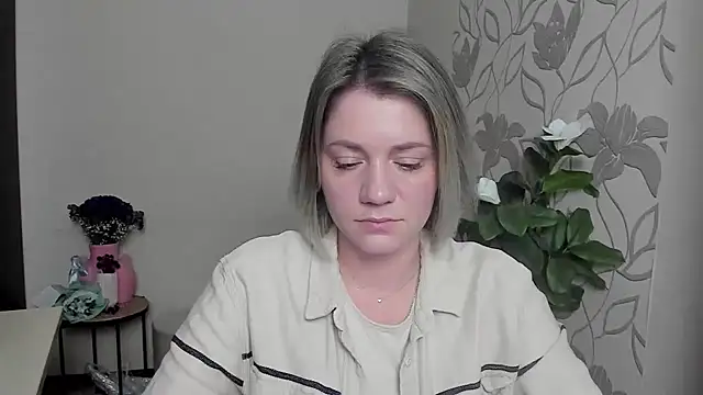Snapshot of MariaSttone chatting on March 2025 03:28:02 PM MariaSttone online show from March 2025 03:28:02 PM